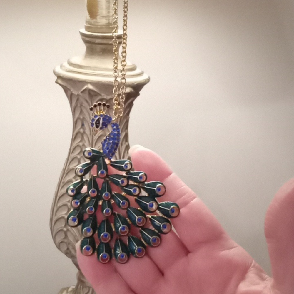 EUC Lot Of 4 Gold-Tone Statement Jewelry Including Choker, Peacock Pendant - Picture 2 of 10